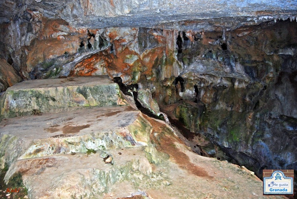 Que ver en Granada Cueva del Agua de la Alfaguara