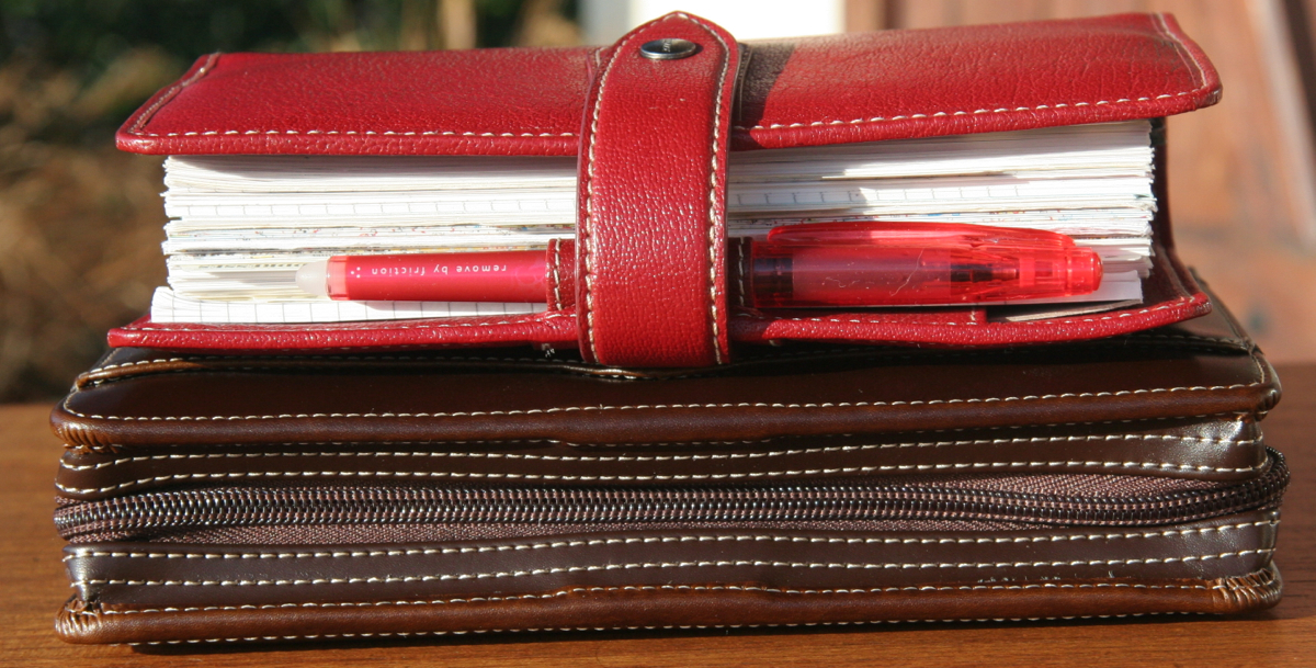 Franklincovey Classic FC Signature Leather Zipper Binder - Red