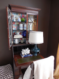 DIY: Lining Shelves