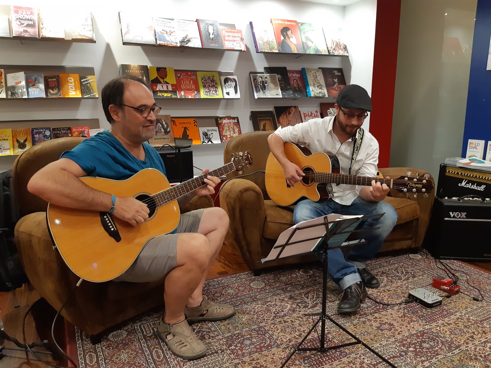 Presentació "Llunes d'atzabeja" a L'Argonuta (Balaguer)