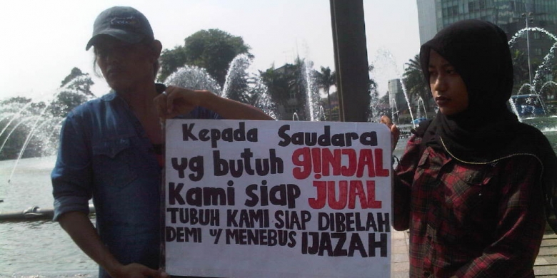 Demi Ijazah Anak, Seorang Bapak Jajakan Ginjal Di Bundaran HI