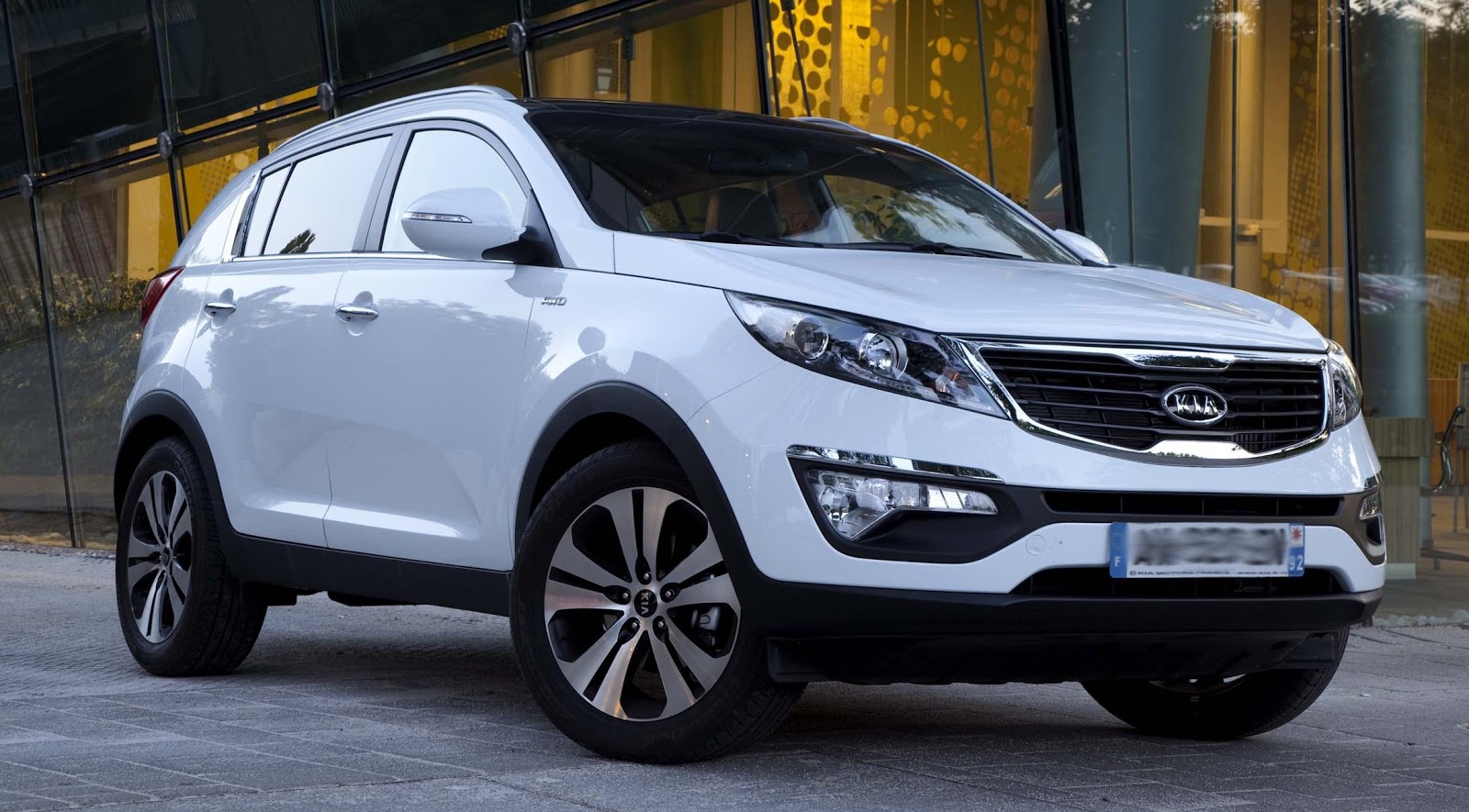 voitures et automobiles Le Kia Sportage