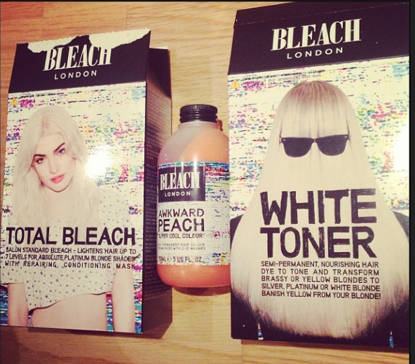 Crystal Daisies REVIEW AWKWARD PEACH FROM BLEACH LONDON