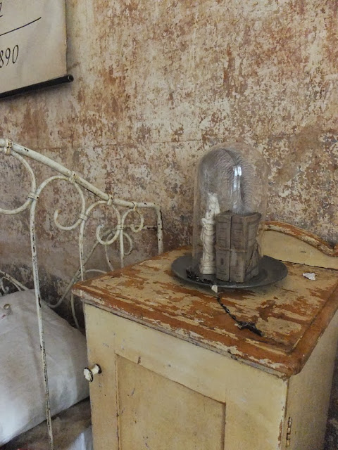 princessgreeneye: Schlafzimmer im "kleinen Haus"...........