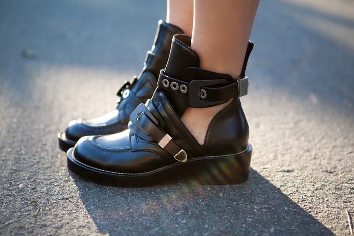 big steppa balenciaga boots