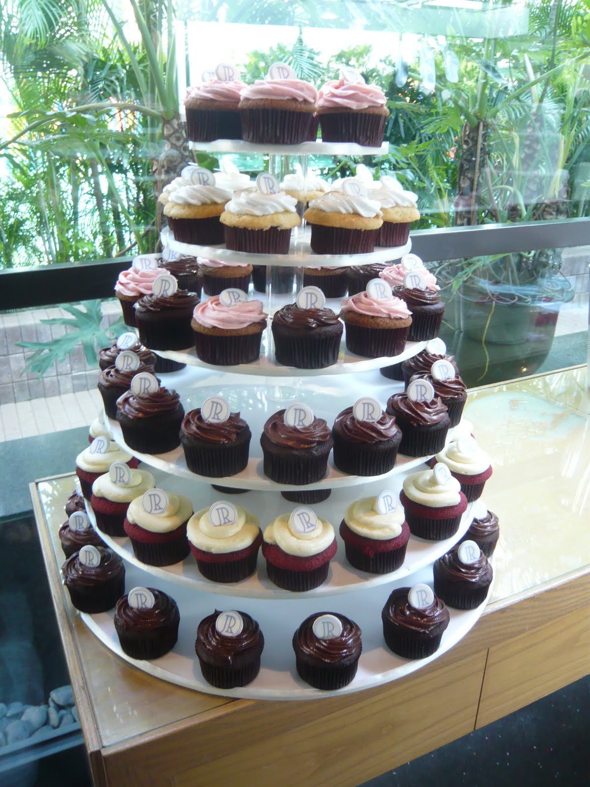 Sift Customized cupcake towers