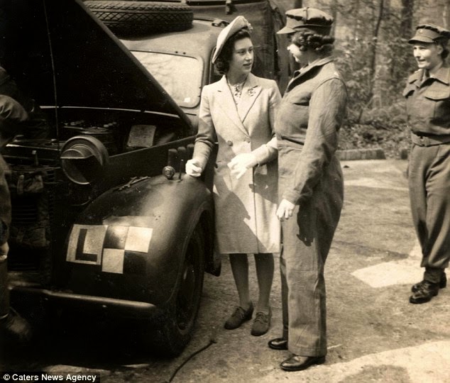 Fascinating Historical Picture of Elizabeth II  in 1945 