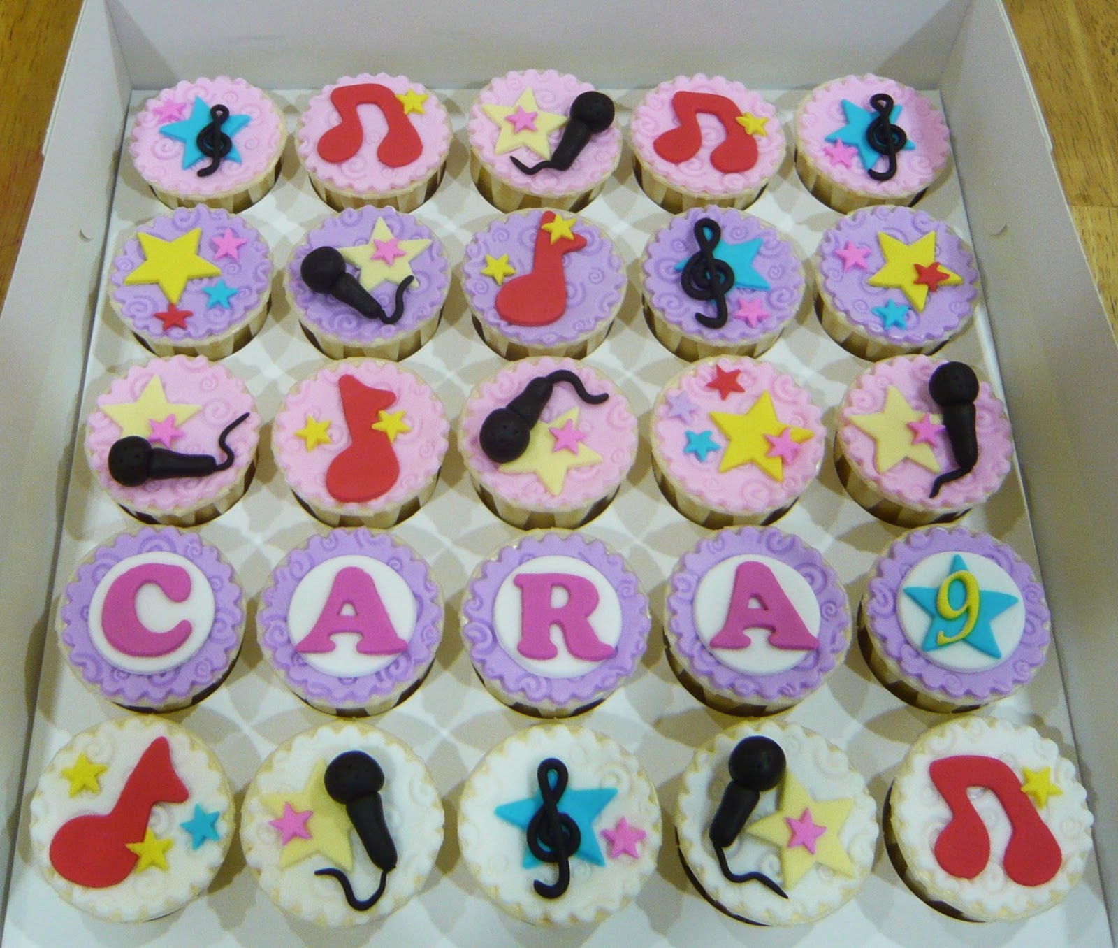 Jenn Cupcakes & Muffins Karaoke Theme Cupcakes