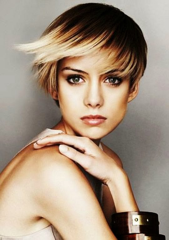 39+ Amorevole Boccoli Su Capelli Corti Immagini