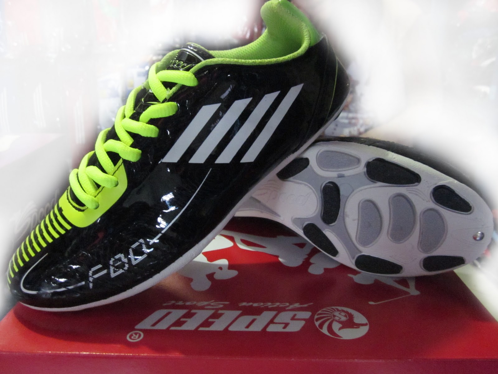Sepatu Futsal Specs Terbaru