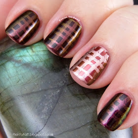 fall autumn appropriate nail art design in burgundy and gold plaid