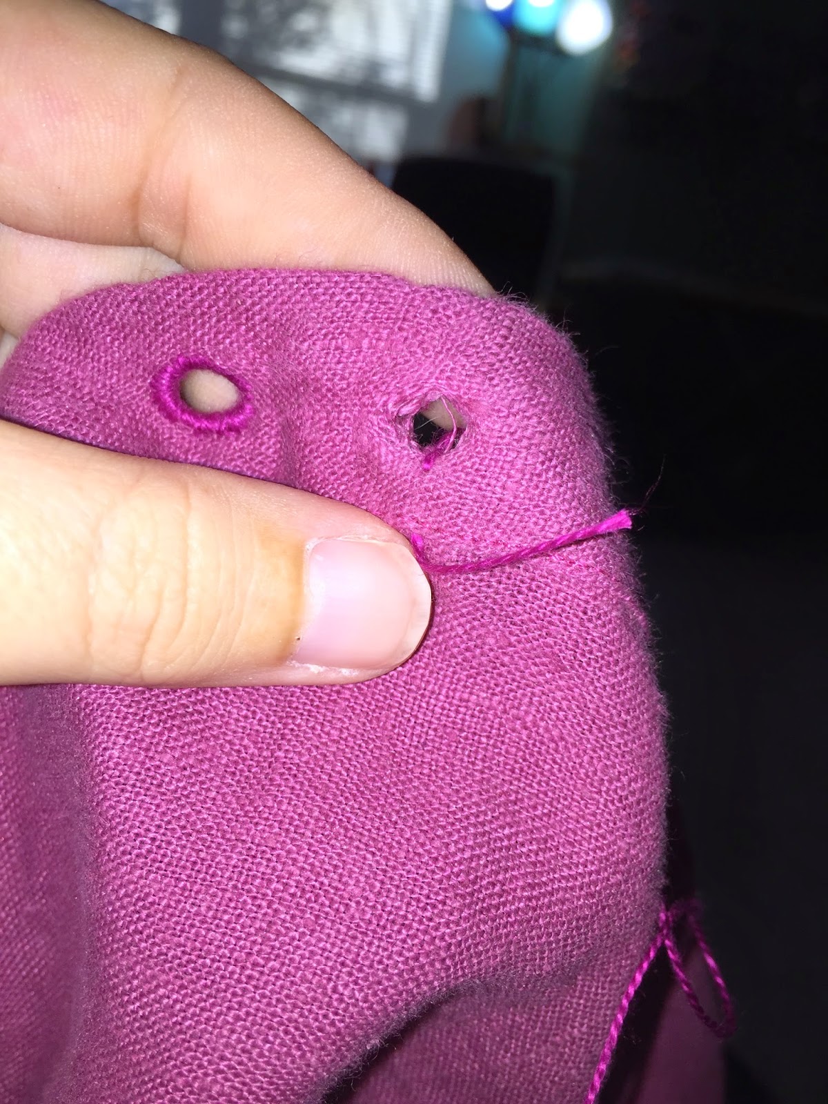 ChainChix Blog HowTo Hand stitched eyelets for period garments