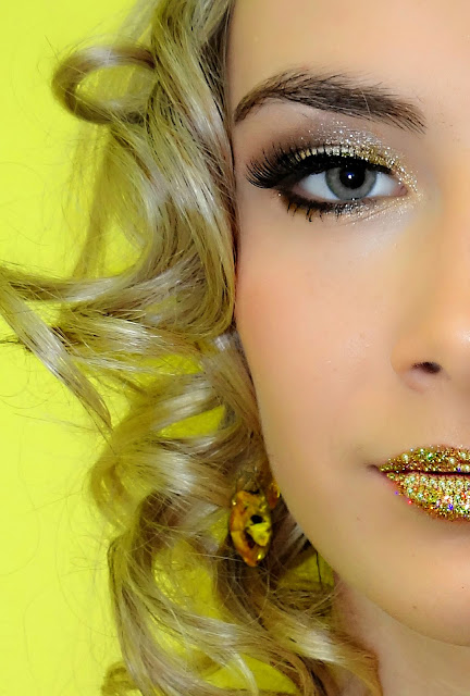 Gold glitter lips holograph lips