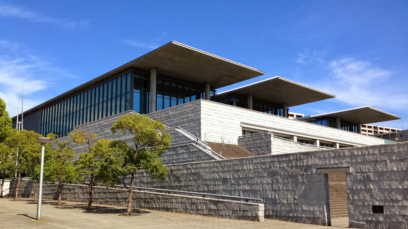 兵庫県立美術館