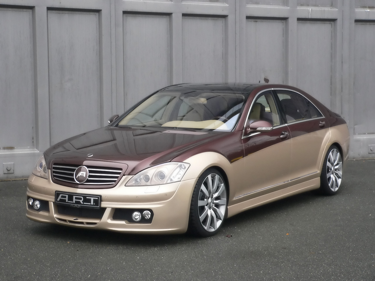 http://2.bp.blogspot.com/-kAH_4bTxZhk/TZmJ8CySEHI/AAAAAAAAygo/k6og0P9dqww/s1600/2008-ART-Mercedes-Benz-S-Class-Two-Tone-Front-Angle-1280x960.jpg