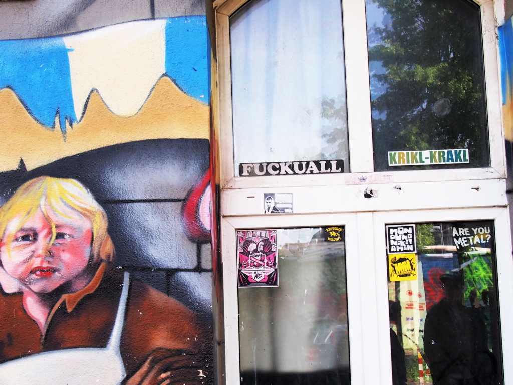 Dusseldorf S Kiefernstrasse Street Art Exploring A Colourful