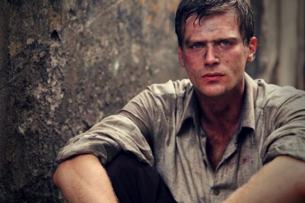 geliyoor basak dizer den kivanc tatlitug a ask siiri bir koku var sende