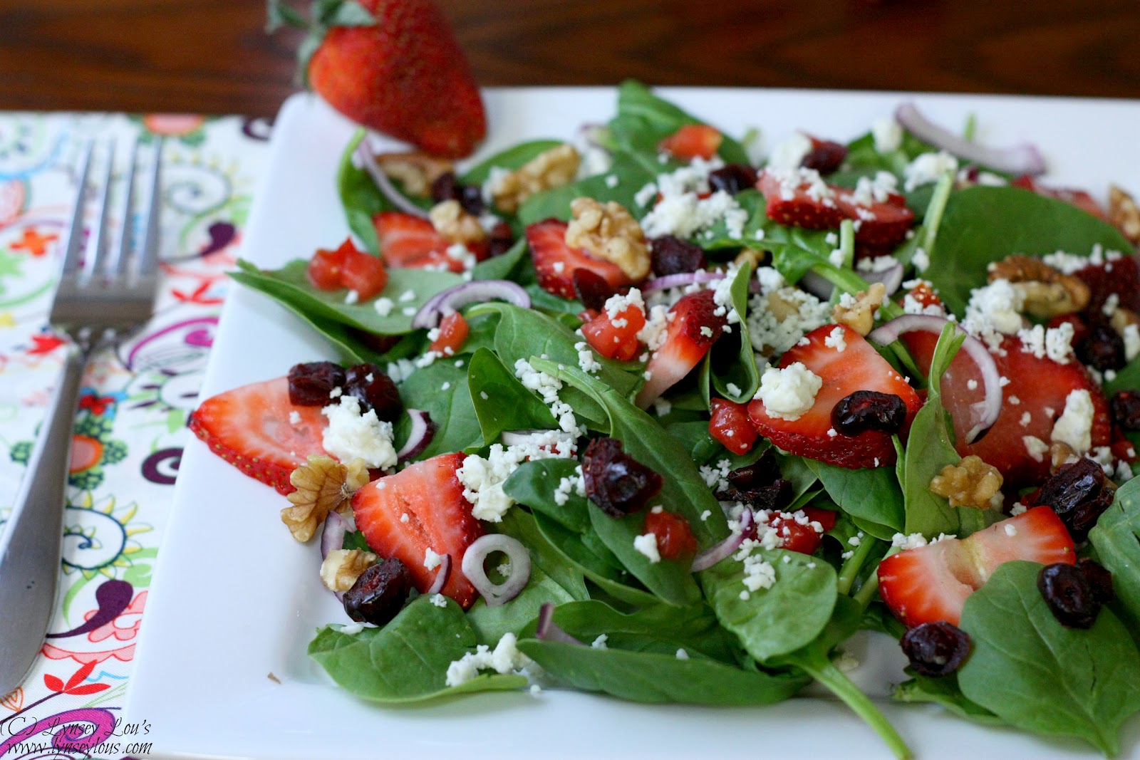 spinach salad with blue cheese and strawberries