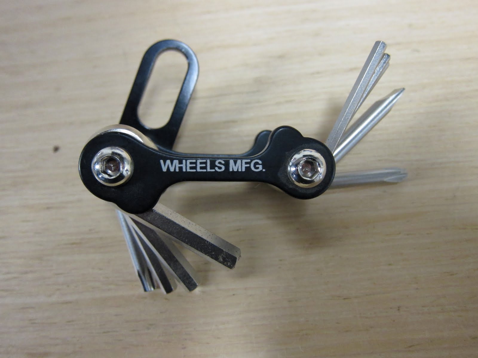 Review Wheels Manufacturing Hanger Multi Tool. robonza