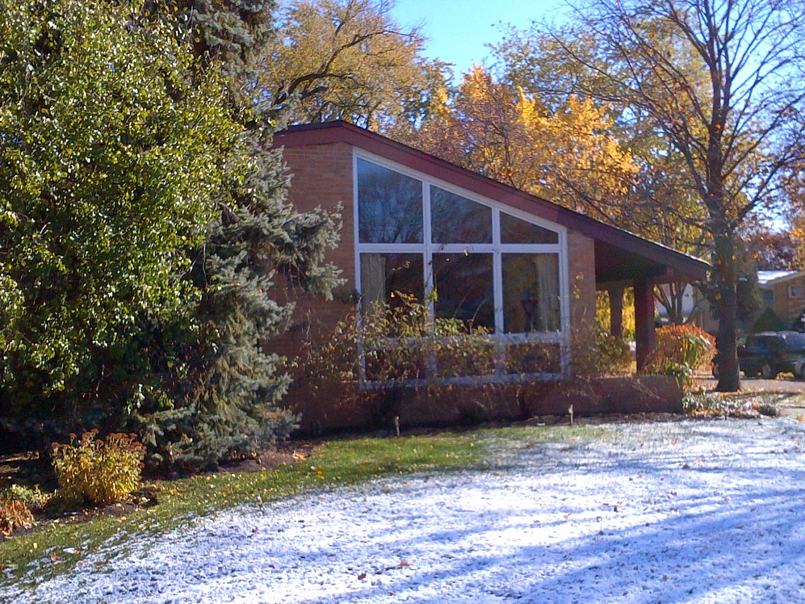 The Chicago Real Estate Local Houses near North Shore Channel Trails