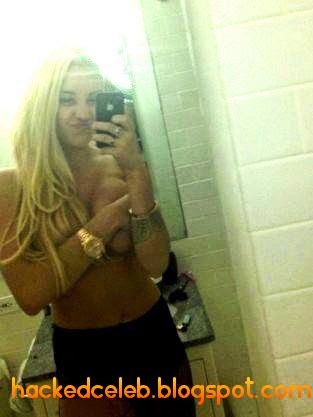 Amanda-Bynes-Leaked-Selfies-hacked-celebrity