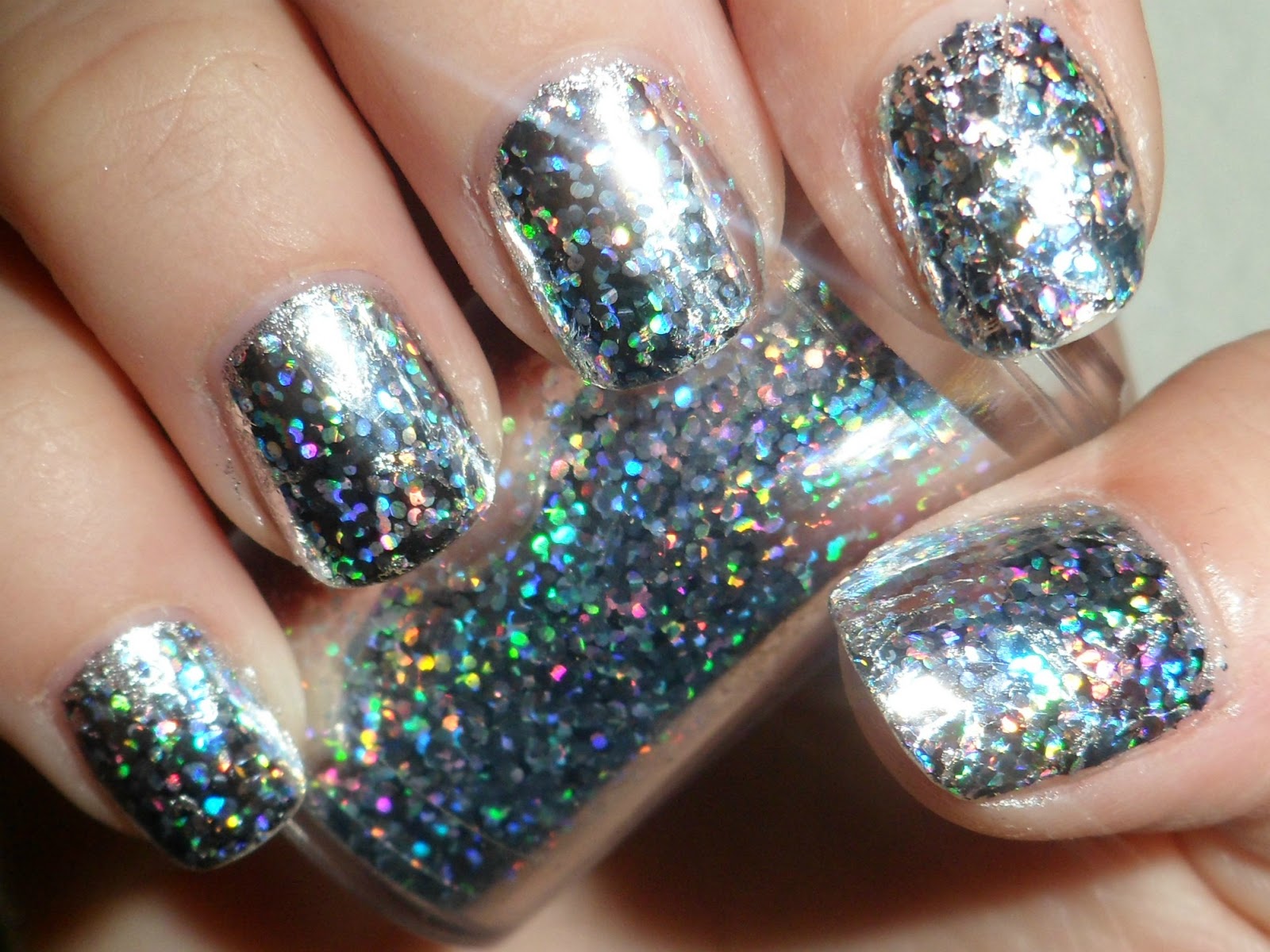 1. Foil Nail Art Designs for a Shiny and Chic Look - wide 2