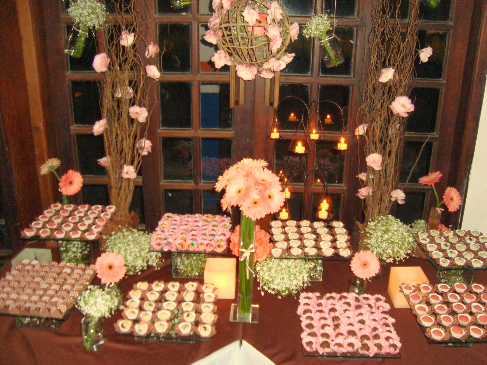 mesa de doces mesa de frutas decoração de 15 anos mesa de doces mesa de frutas decoração de 15 anos