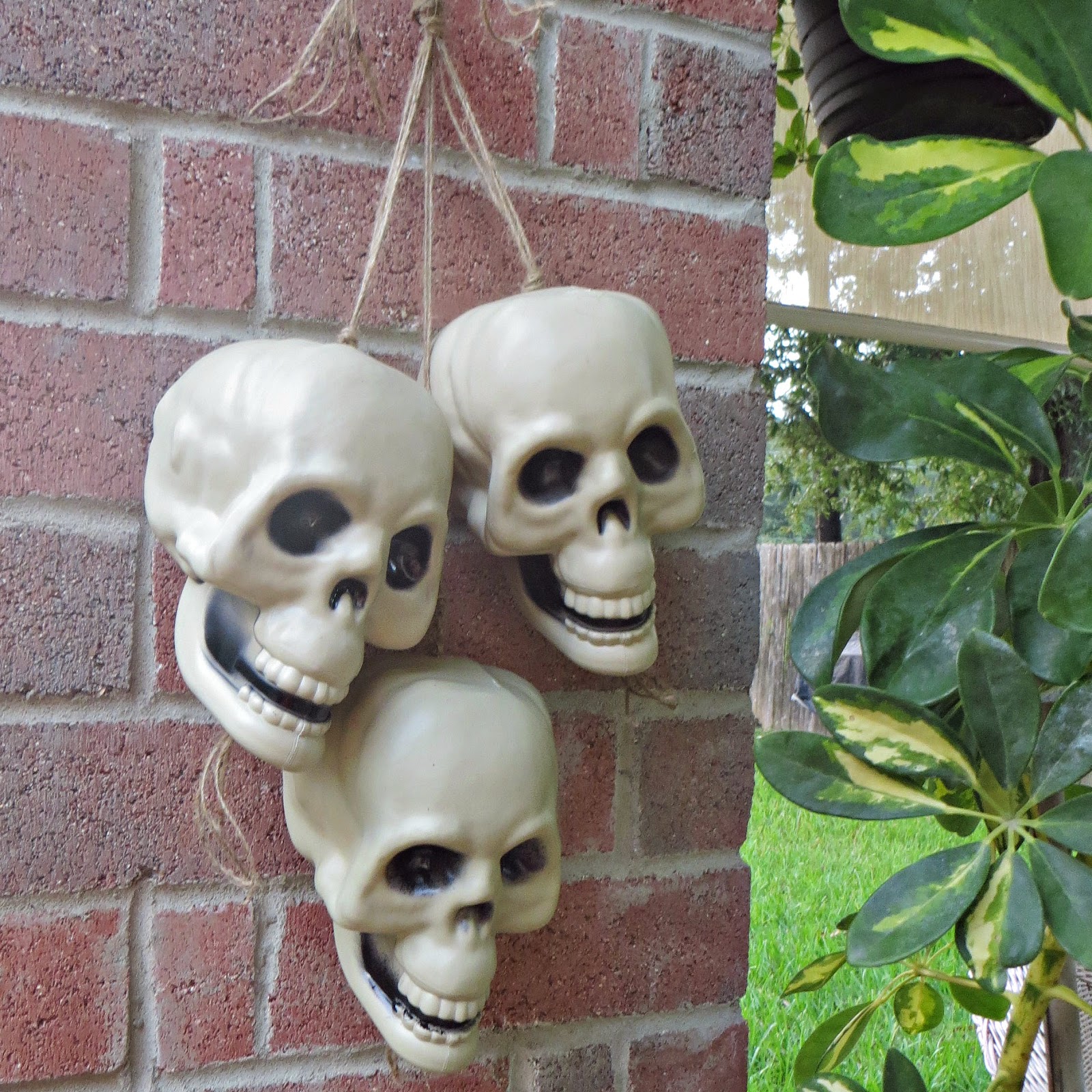 Crafty in Crosby Take Dollar Tree Skulls from Cheapy to Creepy in Less