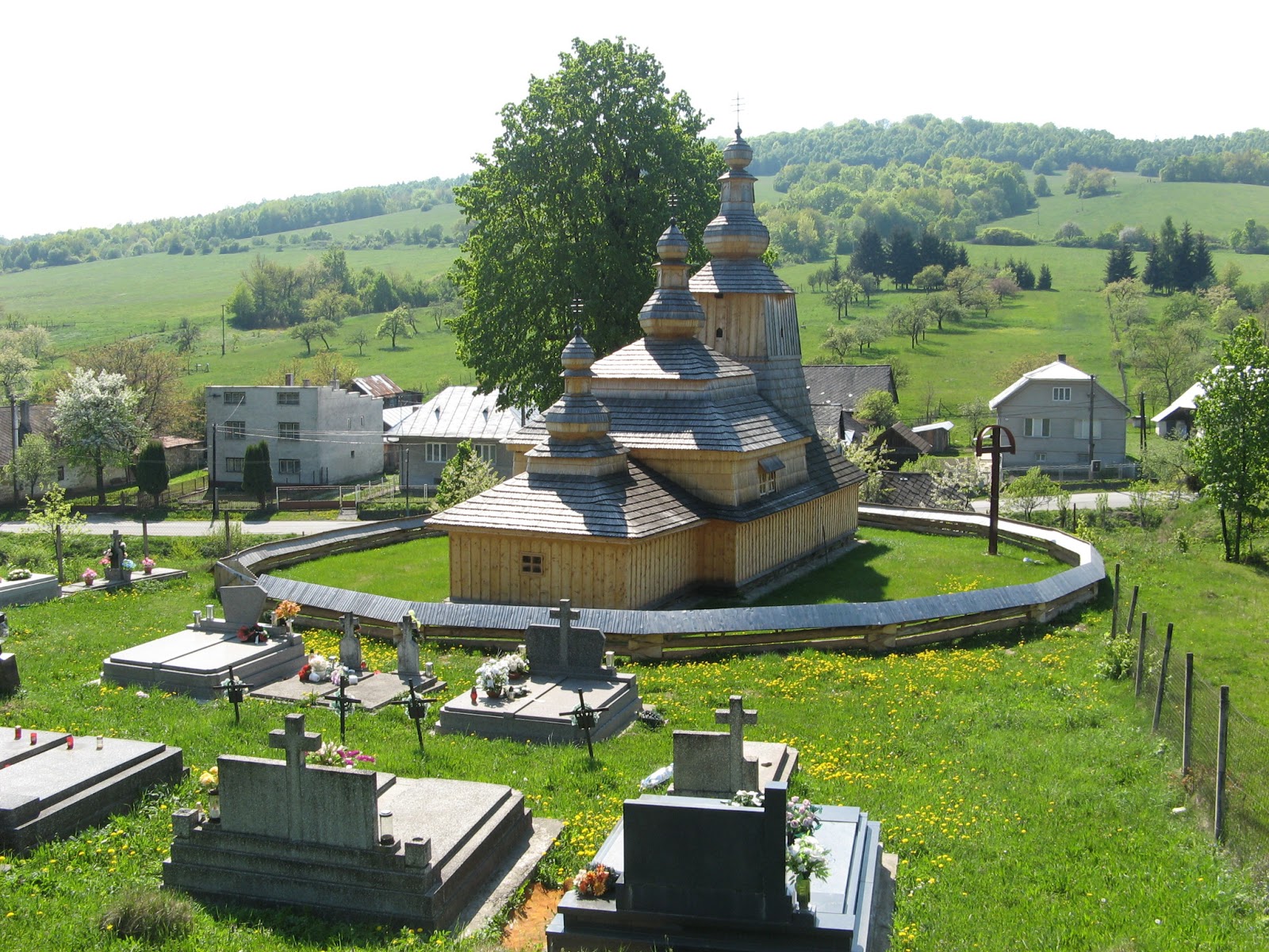 Wooden Churches and Folk Architecture of the Carpathian Mountains ...