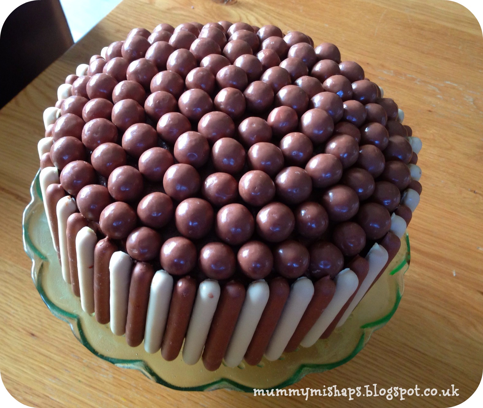 Cake Decorations With Chocolate Fingers Cake Decorations With Chocolate Fingers