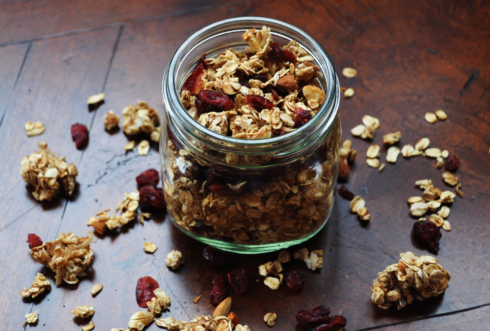 A LA GRAHAM APPLE CINNAMON GRANOLA CLEAN EATING
