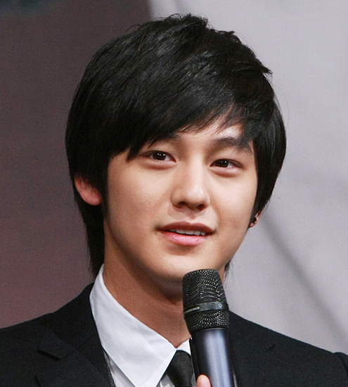 Mersers Hairstyles Kim Bum Hairstyle Pictures Korean Celebrity
