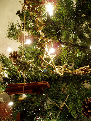 [Obrazek: Yule+Tree+up+close.JPG]