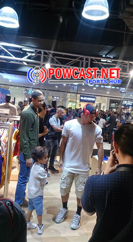 Ron Harper visits the 2nd NBA Store in PH