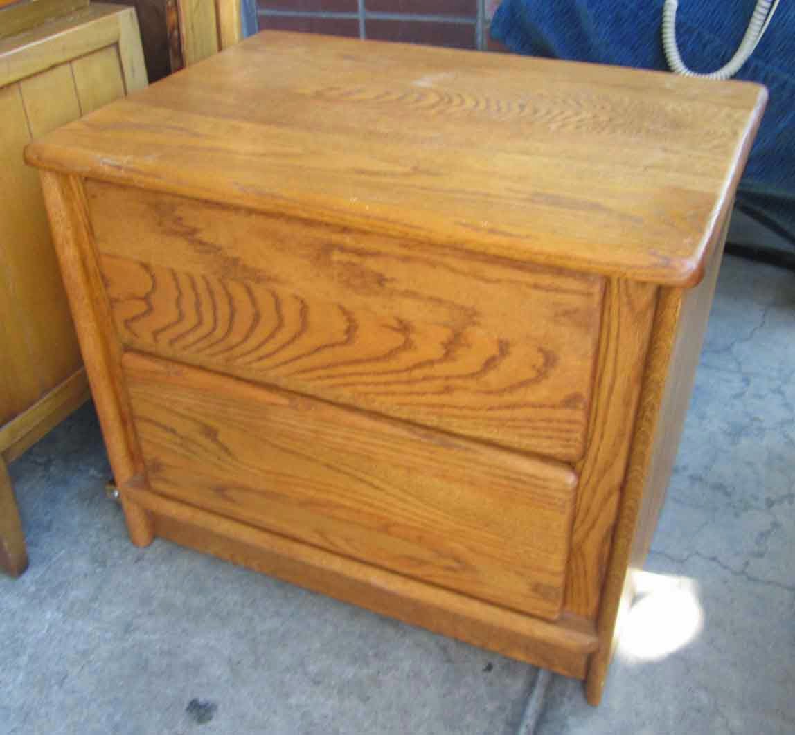 UHURU FURNITURE & COLLECTIBLES SOLD 2Drawer Oak Nightstand 30