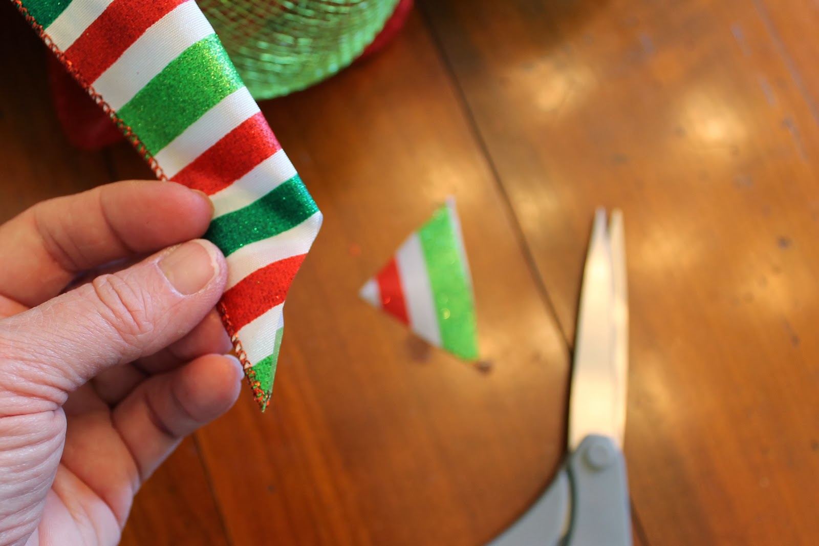 Make A Christmas Mesh Wreath Miss Kopy Kat