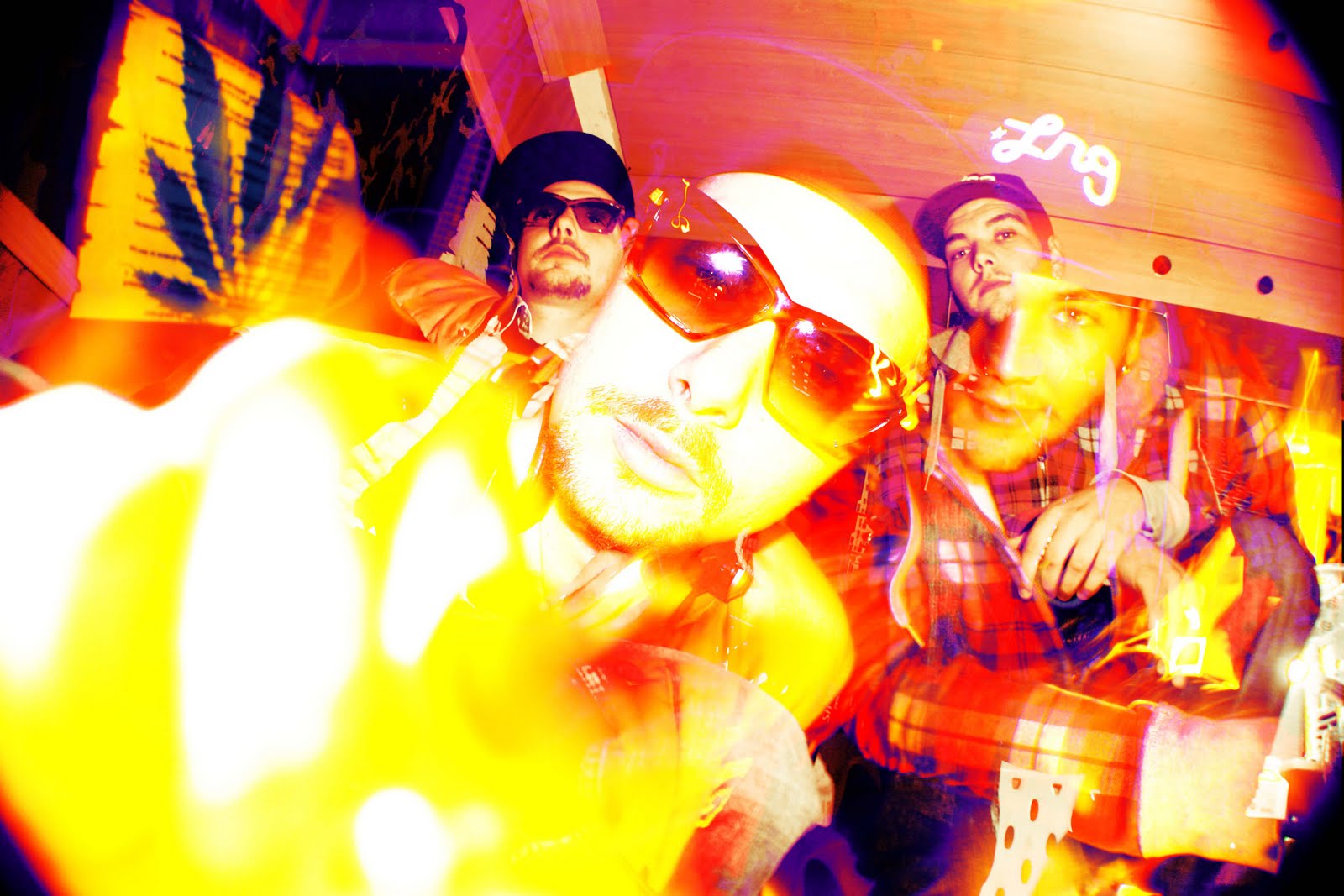 http://2.bp.blogspot.com/-kODFXlU1CaI/TnyZwQACqII/AAAAAAAAGgA/0BkbevZyBwo/s1600/FREAK.SOM_1.jpg