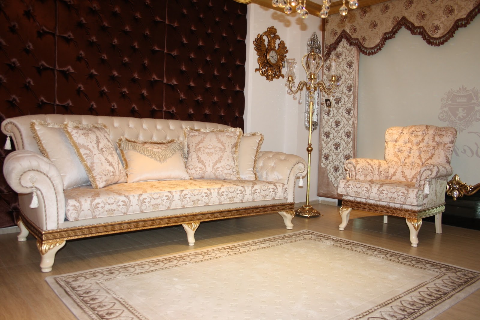 Kol Saati Markaları VERSACE KOLTUK TAKIMI