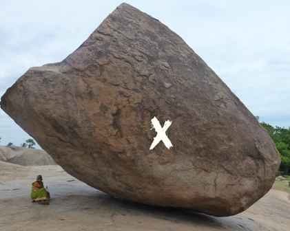 Piedra grande marcada con una x