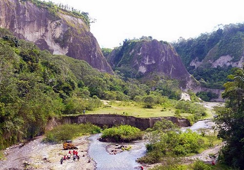 Lembah Ngarai Sianok Padang Keindahan Objek Wisata Lembah Ngarai Sianok Padang