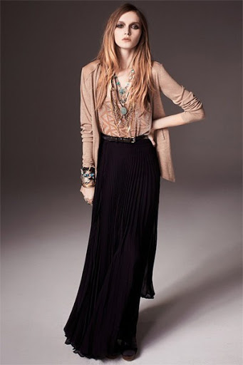 Perfect pleated skirt features and design for trends 2017/2018 Perfect pleated skirt features and design for trends 2017/2018
