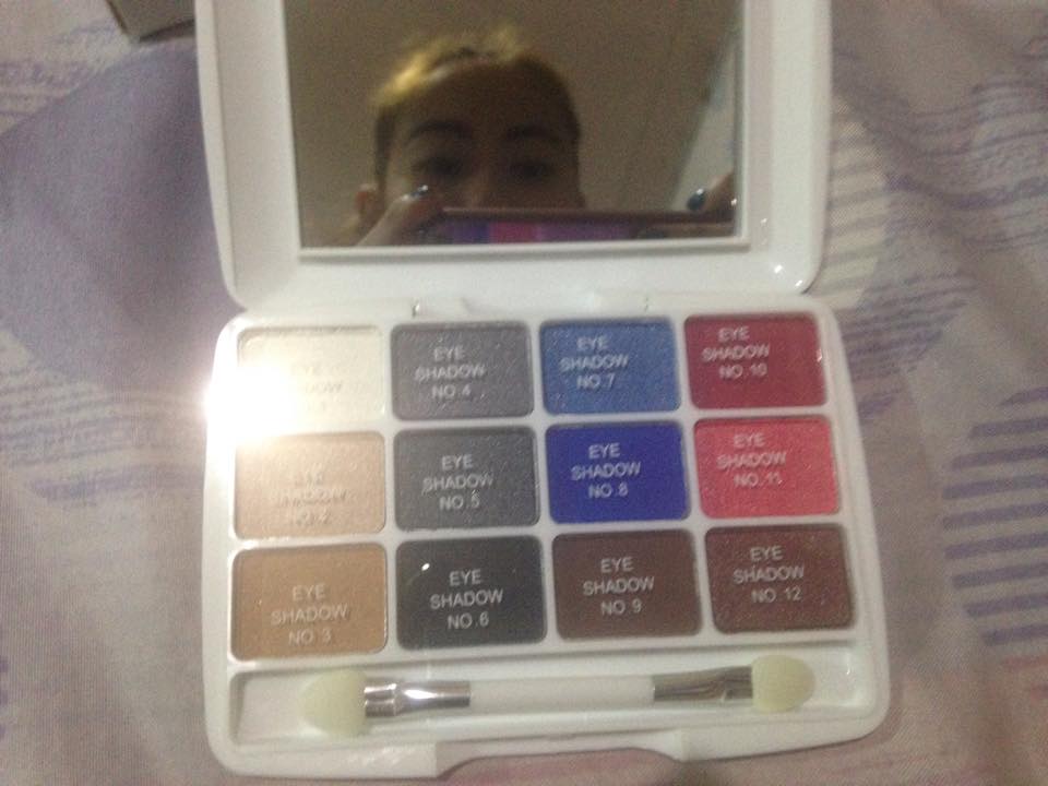 Yhang's MakeUp Collection Review Careline 12Shades Eyeshadow Palette