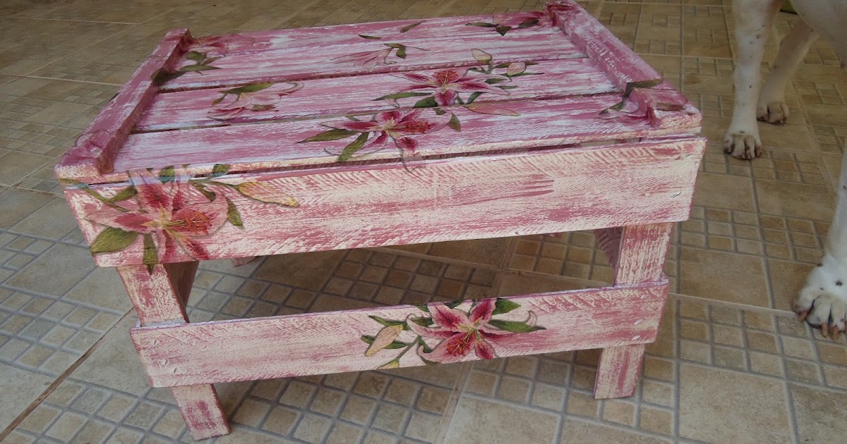 Decoração e artes. decoupagem em madeira