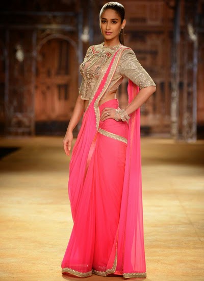 http://2.bp.blogspot.com/-kSeVf_JyilU/U8zUsAZZPUI/AAAAAAABvtc/QLFvHqD_GRM/s1600/Ileana+D%E2%80%99Cruz+walks+the+ramp+for+Sulakshana+Couture+show+at+ICW+(3).jpg