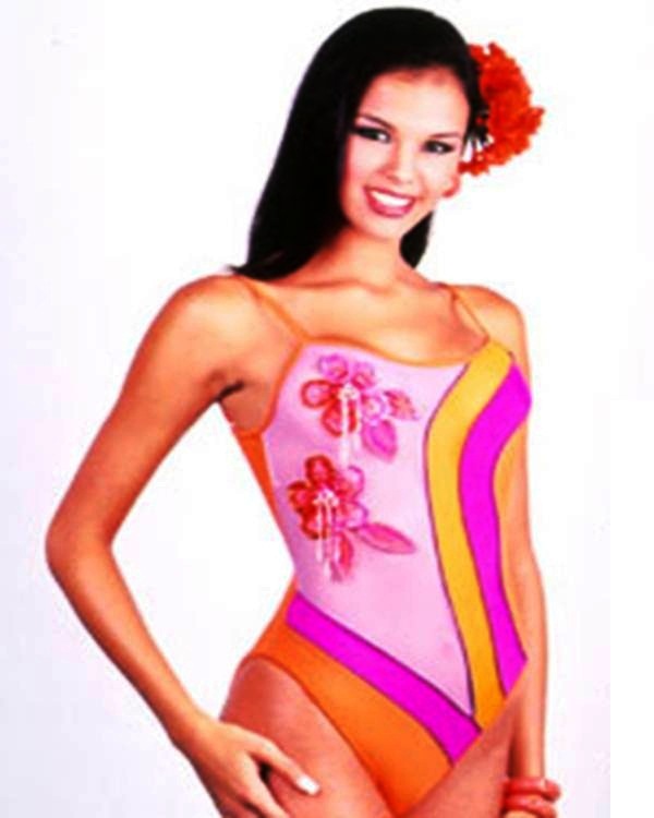 MONARCAS DE VENEZUELA MISS VENEZUELA 2001 CANDIDATA / Lorena