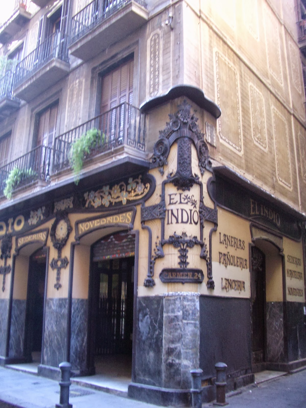 Cosas de Absenta “EL INDIO” de Madrid y “EL INDIO” de Barcelona