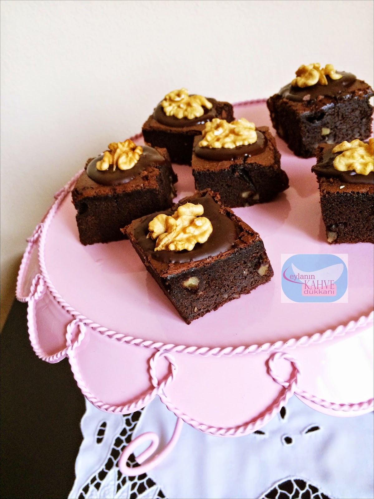 Çikolata Şöleni Cevizli Browni Leyla�nın Kahve Dükkanı