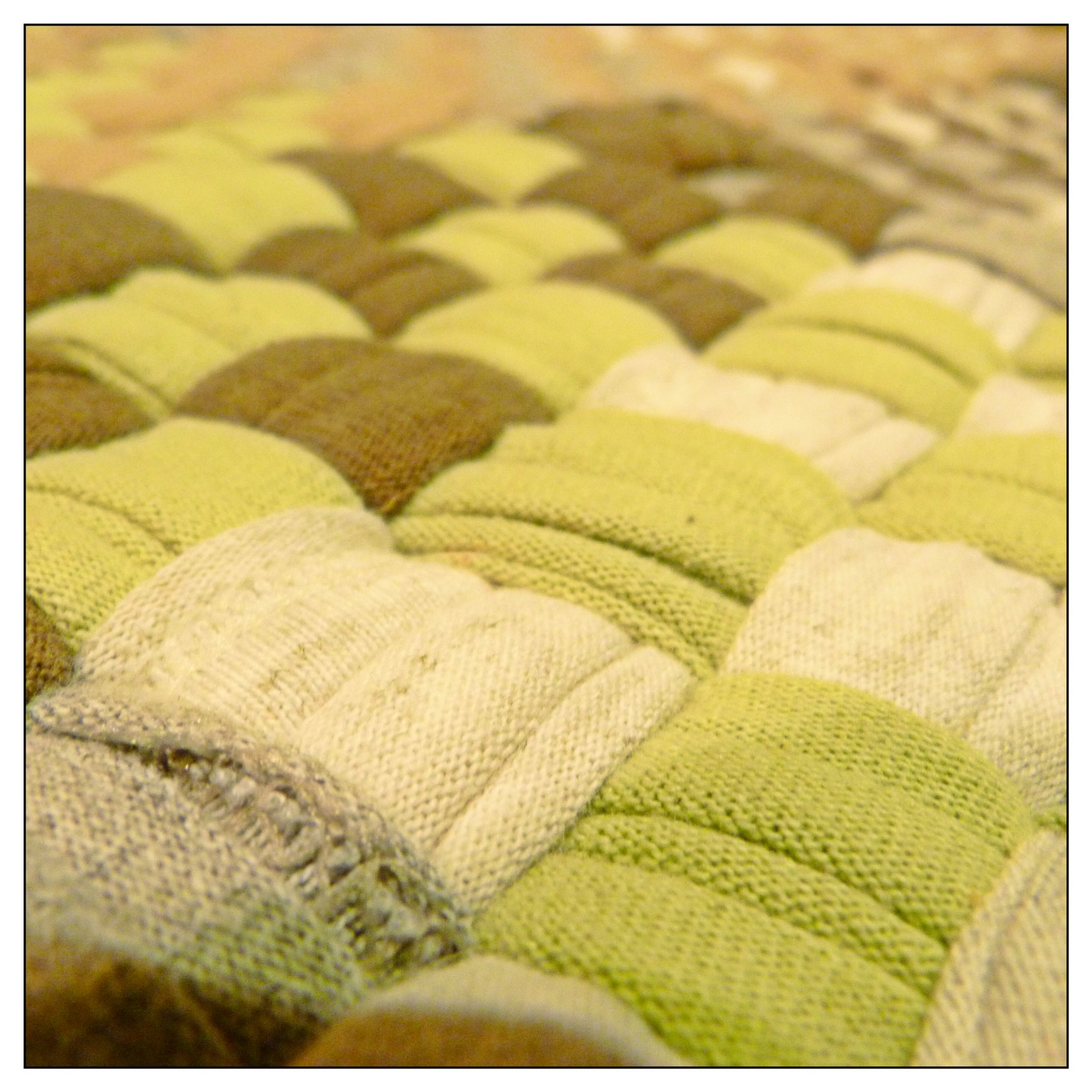 Joedega Rugs gray/green rug detail