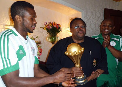 Super Eagles Arrive Abuja (Photos) 48 arrival+8 Super Eagles Arrive Abuja (Photos)