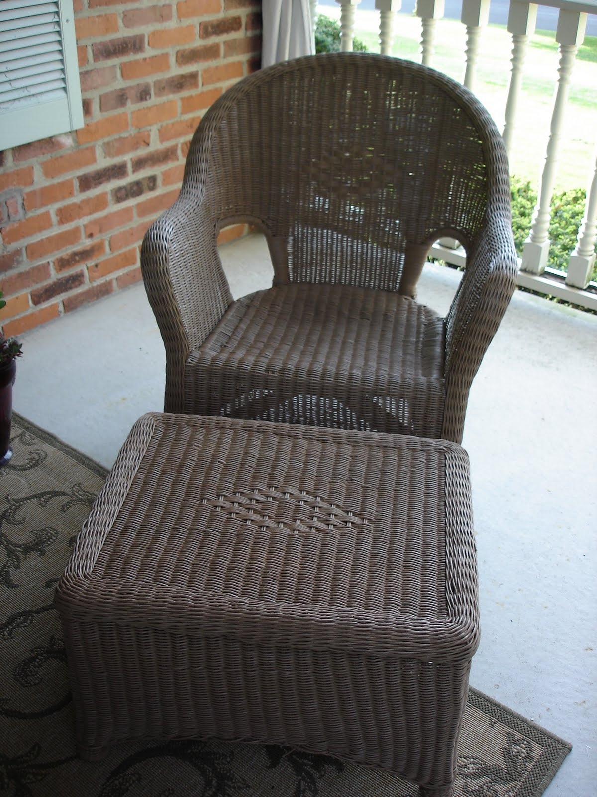 This is Home Wicker Furniture Redo
